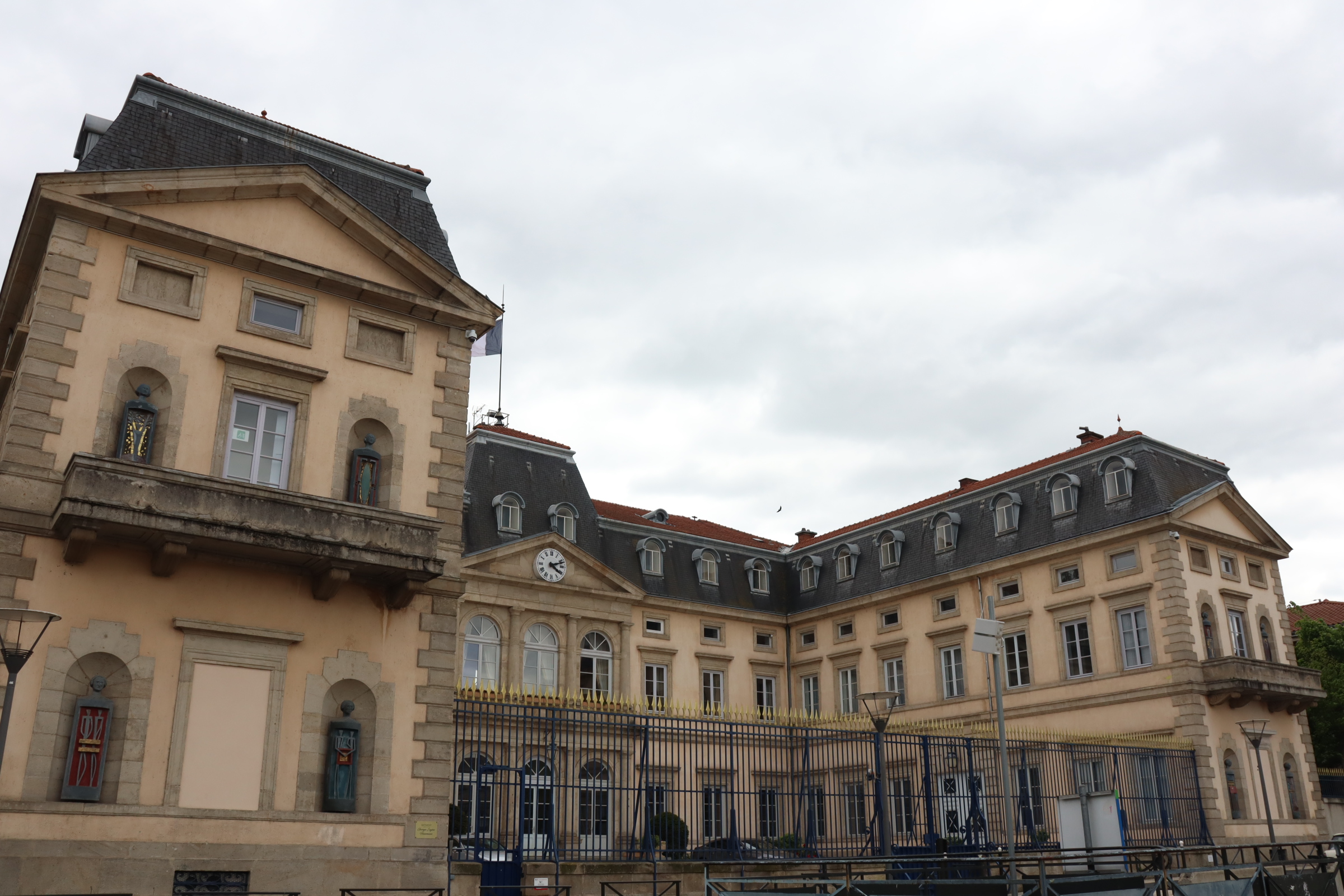 Délivrance des titres d’identité et de voyage la préfecture fait le bilan